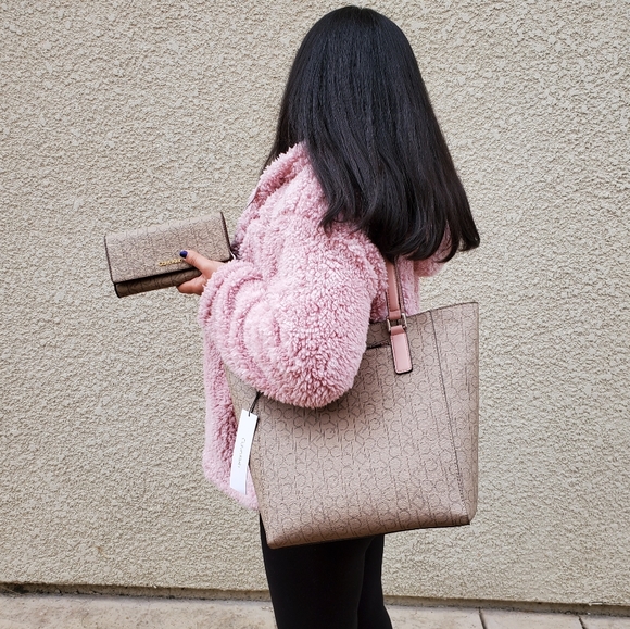 [SOLD] Calvin Klein Monogram Tote Bag & Wallet Pink - Picture 8 of 8